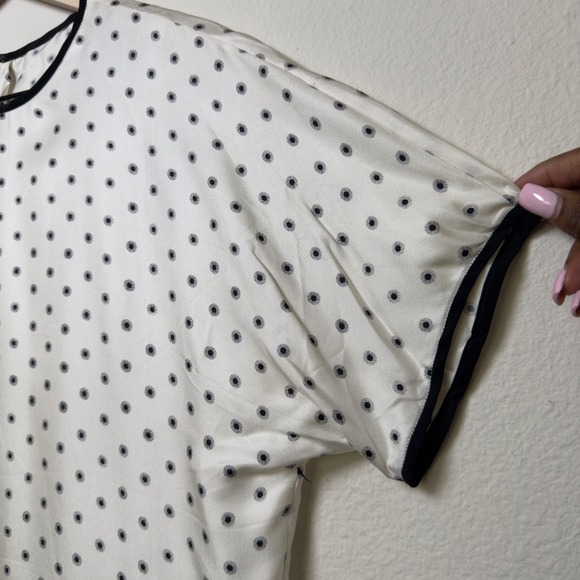 Tahari Women 100% SILK Polka Dot Top 12 Ivory Black Mod Retro Twee Keyhole - Picture 2 of 9